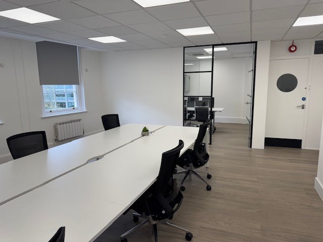 Kingsgate House, 114/15 High Holborn, London, Offices To Let - 5th-IMG_6183.jpg