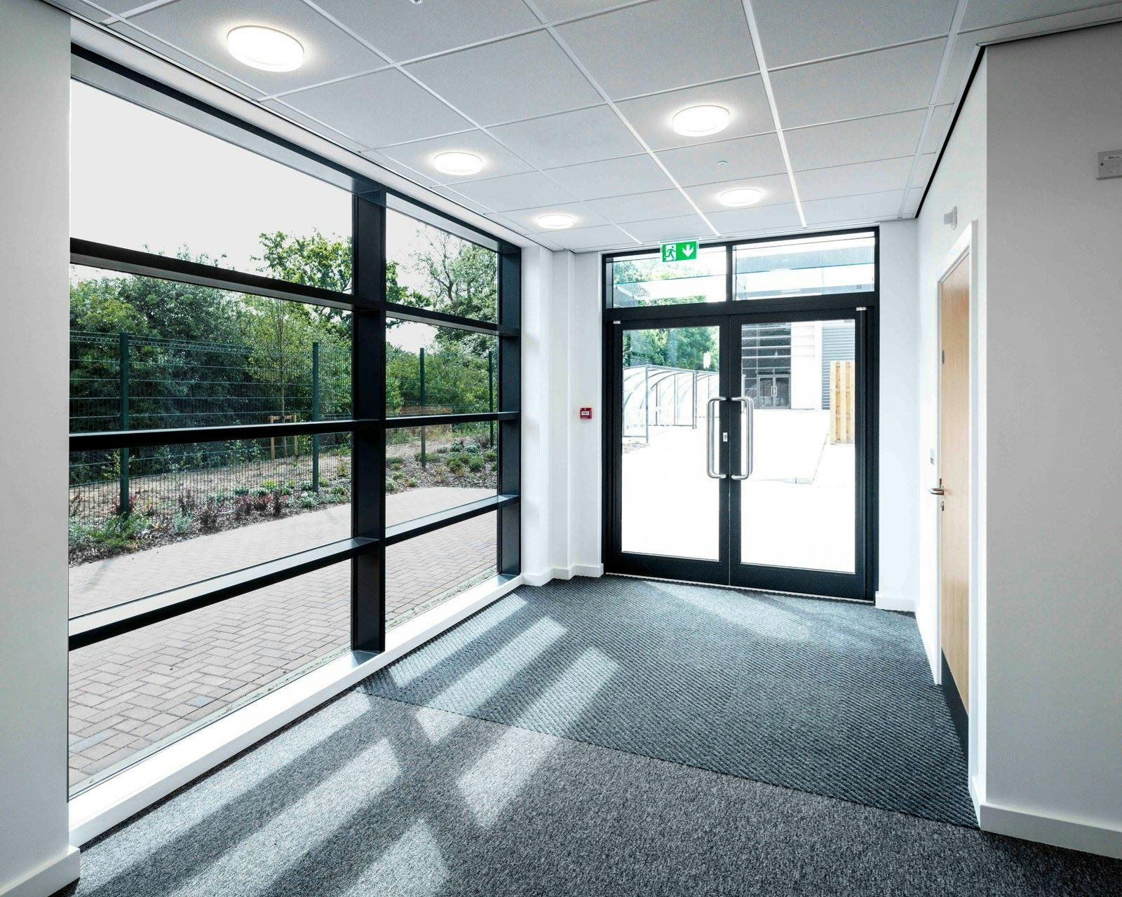 Industrial Unit in Waterlooville - photo 2