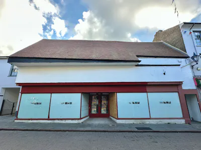 3-5 Bucklersbury, Hitchin, Retail To Let - 1.JPG