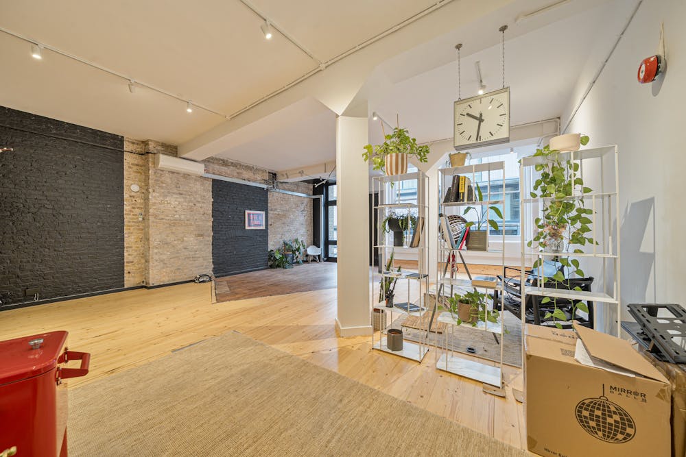 First Floor Front, 17 Willow Street, London, Office To Let - 1380534569295df576735ARW1.jpg