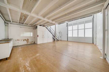 7 Rutland Studios, White City, Industrial To Let - 138153156915a99b15e96.jpg