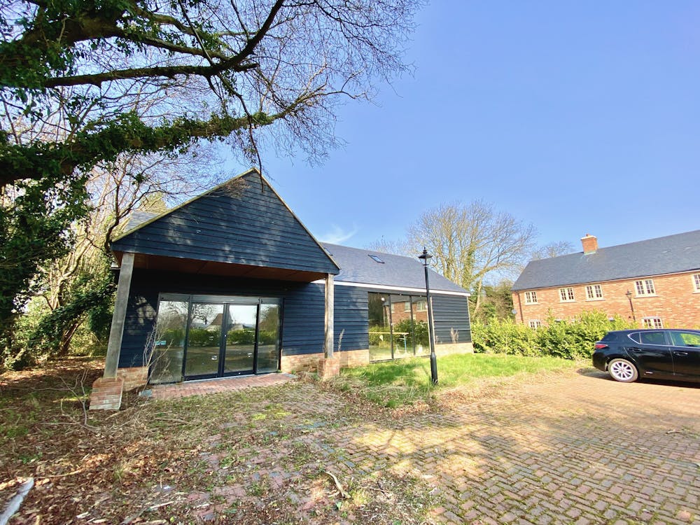 Bell Cottage, Dunstable Road - 2.jpeg