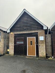 9B Connors Yard, Beeches Road, Crowborough, Office To Let - IMG_8599.jpeg