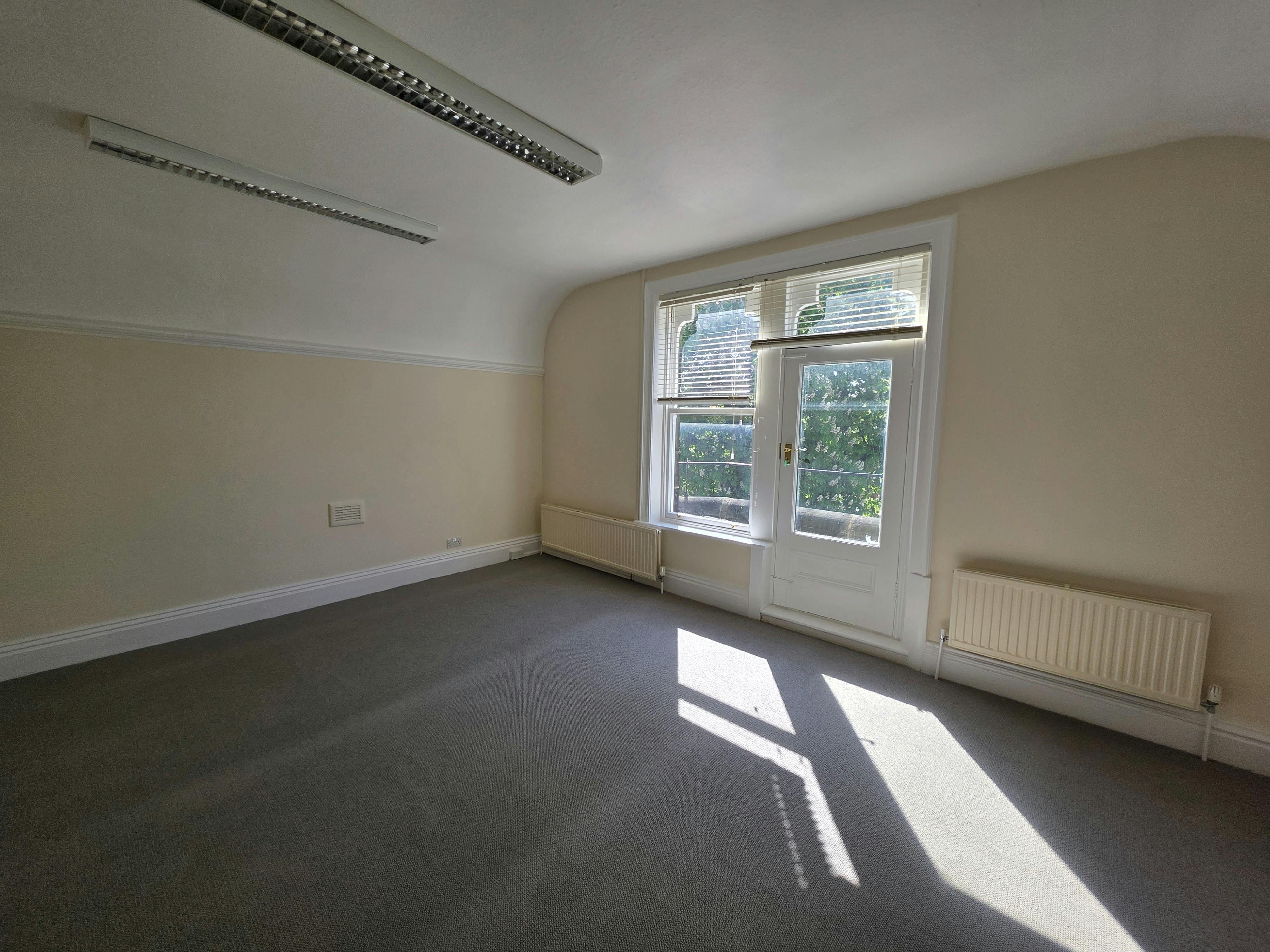 7 Victoria Avenue, Harrogate, Offices To Let - 1000043291.jpg