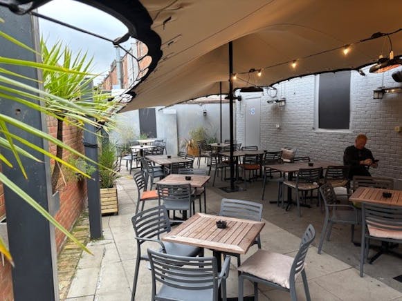 Broadway Parade, London, Investment / Leisure For Sale - 24.jpg