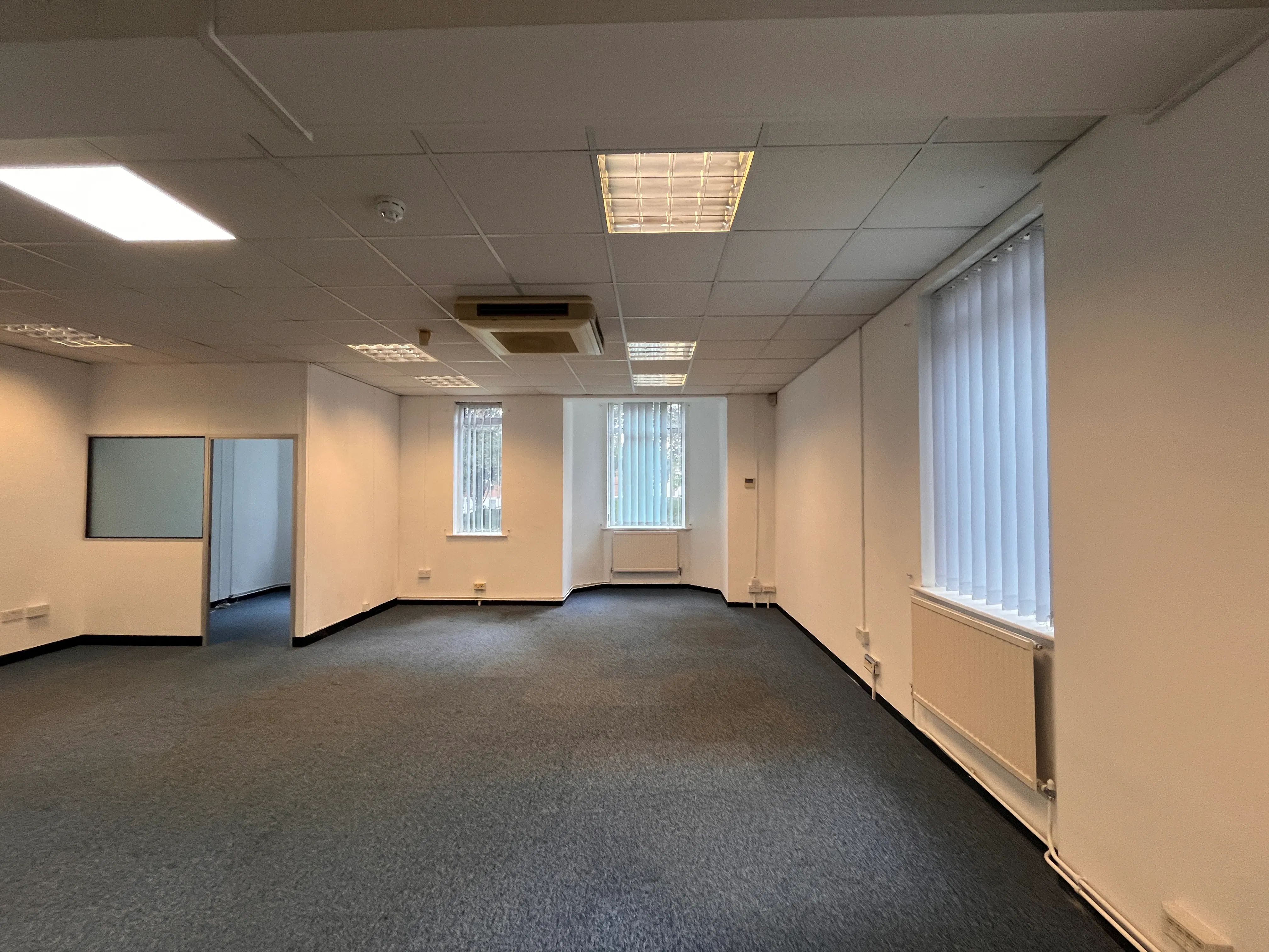 Ardenham Court, Aylesbury, Offices To Let - 20260909_151451013_iOS.jpg