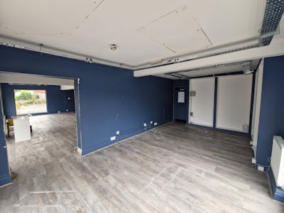 490-492 Oldham Road, Ashton-under-Lyne, Leisure / Office / Retail / Trade Counter To Let - 20250731_123303.jpg