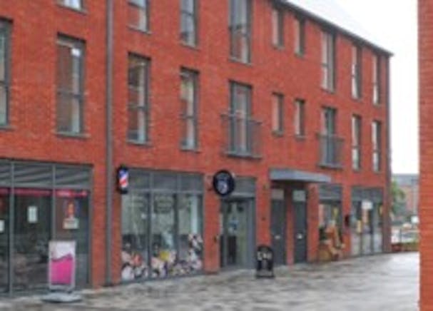 Unit 10, Elms Walk, Wokingham, Retail To Let - Picture2.jpg