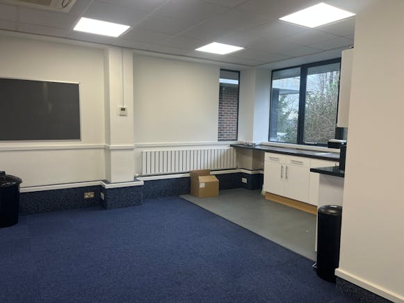 Trenchard House, High Wycombe, Offices To Let - 20260211_092932433_iOS.jpg