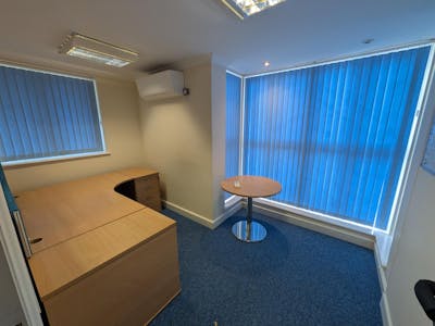 4 Holt Barns, Bordon, Office To Let - 9311.jpg