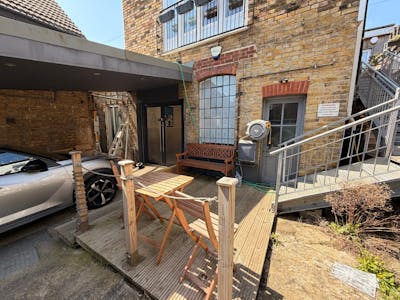11 Ashleigh Drive, Leigh-On-Sea, Office To Let - WhatsApp Image 2026-04-28 at 13.54.03 (4).jpeg