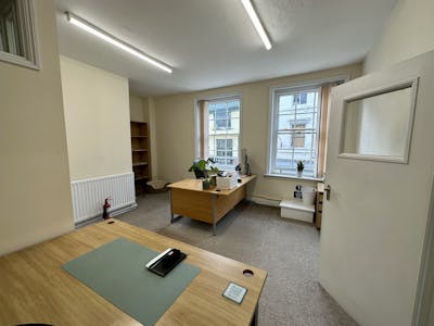 First Floor Offices, 2-3 Wyle Cop, Shrewsbury, Office To Let - IMG_9411.jpeg