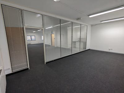 Unit 15 Boundary Business Centre, Woking Surrey, Industrial / Office To Let - 1000002434.jpg