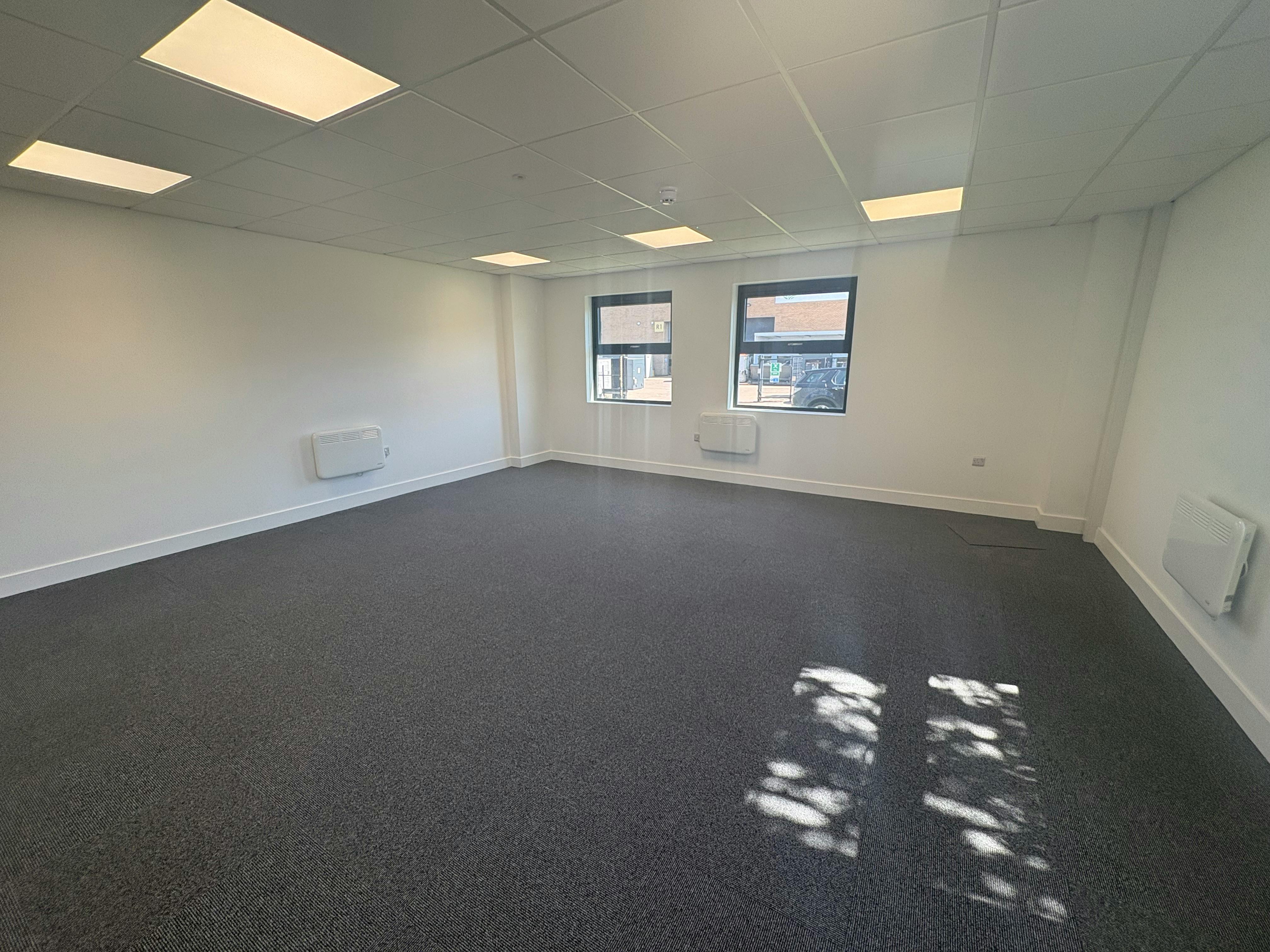 Unit K1, Gildersome Spur, Leeds, West Yorkshire, LS27 7JZ