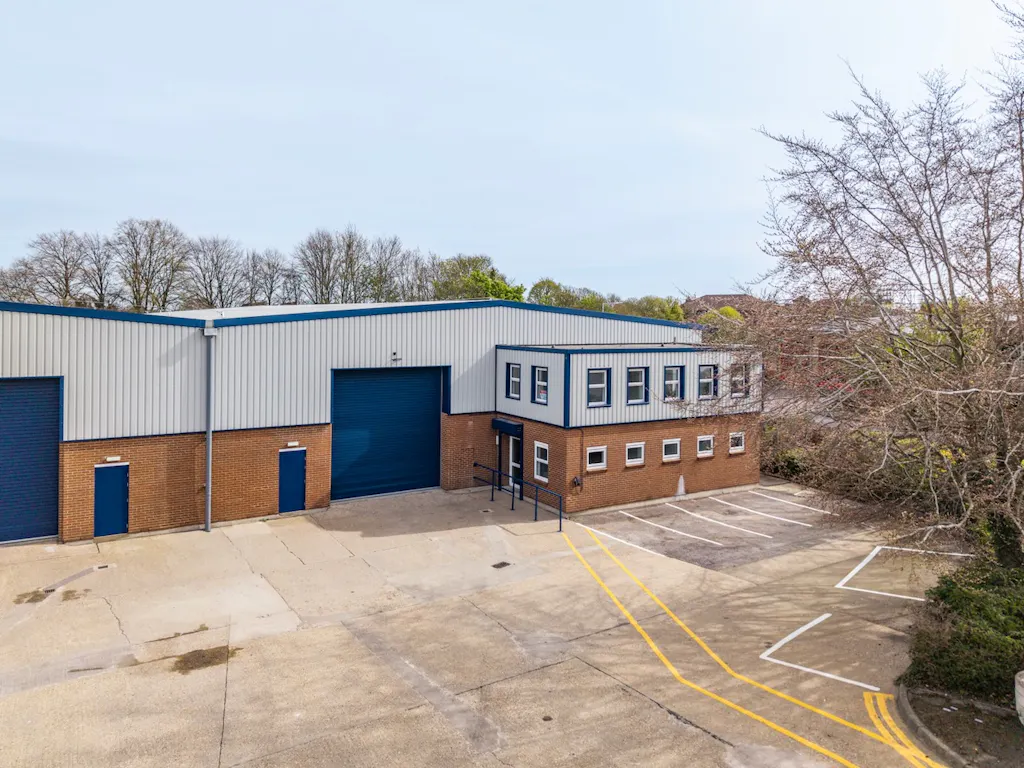 Unit 1 Walter Lawrence Trading Estate, Lawrence Industrial Estate, Dunstable, LU6 1BD