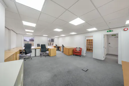 48-49 Russell Square, London, Office / Serviced Office To Let - DSC02886-HDR-Edit.jpg