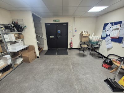 33-35, High Street, Stockport, Retail To Let - 20260218_162840.jpg