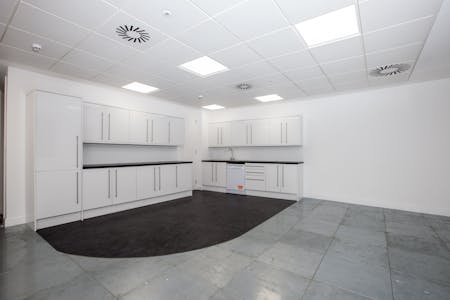 6 New Bridge Street, London, Office To Let - Kitchenette