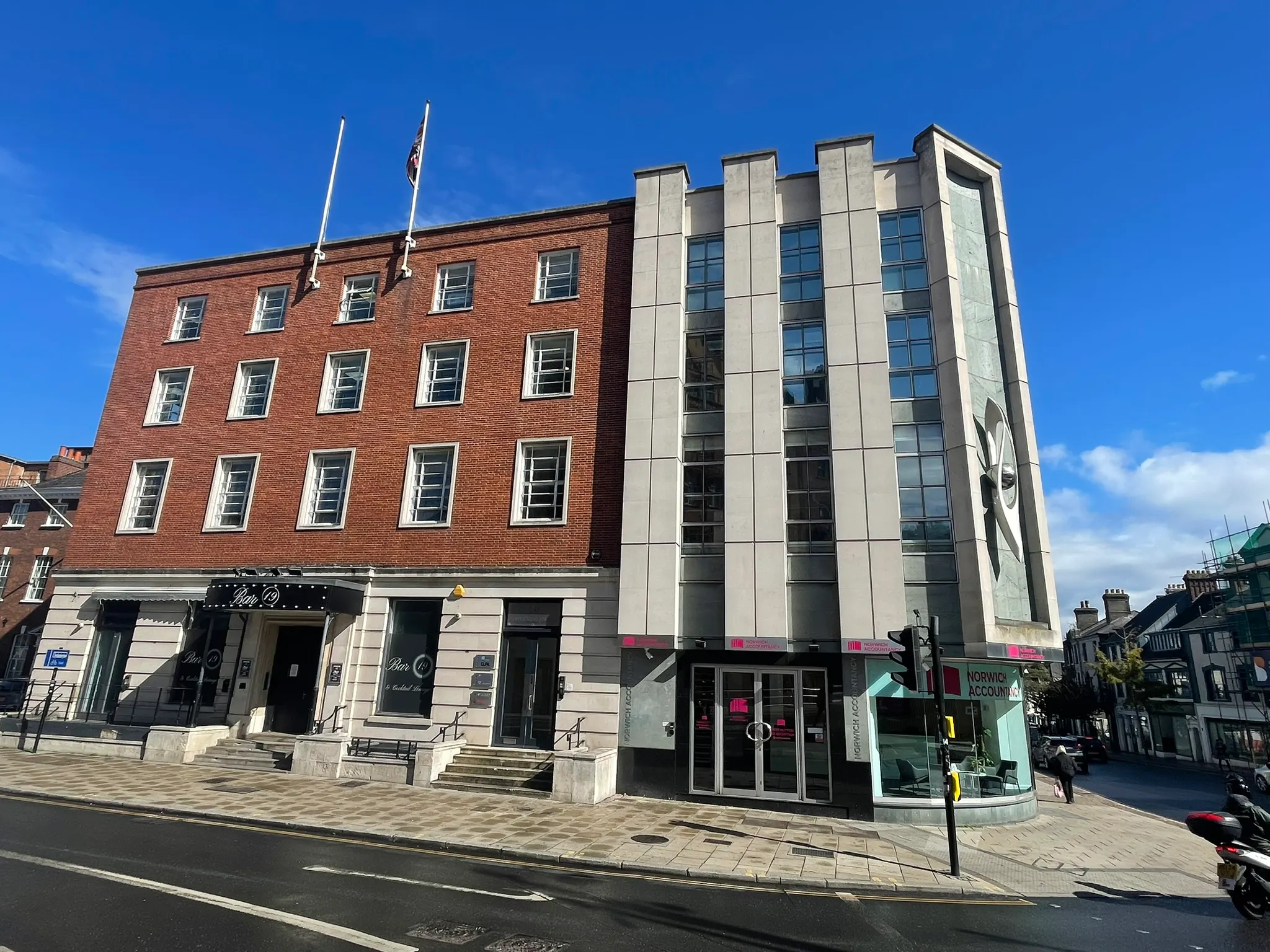 19 Upper King Street