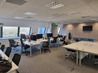 2nd Floor Offices, 1 Amberley Court, Crawley, Office To Let - 20220321_080335.jpg