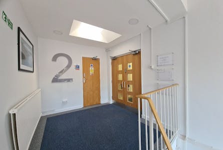 Suite 5 2nd Floor, Bushey, Office To Let - 20210922_092816.jpg