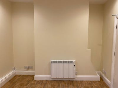 Flat 5, 2-4 High Street, Bromsgrove, Residential Flat To Let - Living Room.JPG