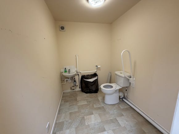 2 Comrie Street, Crieff, Offices / Retail To Let - IMG_0567.JPG