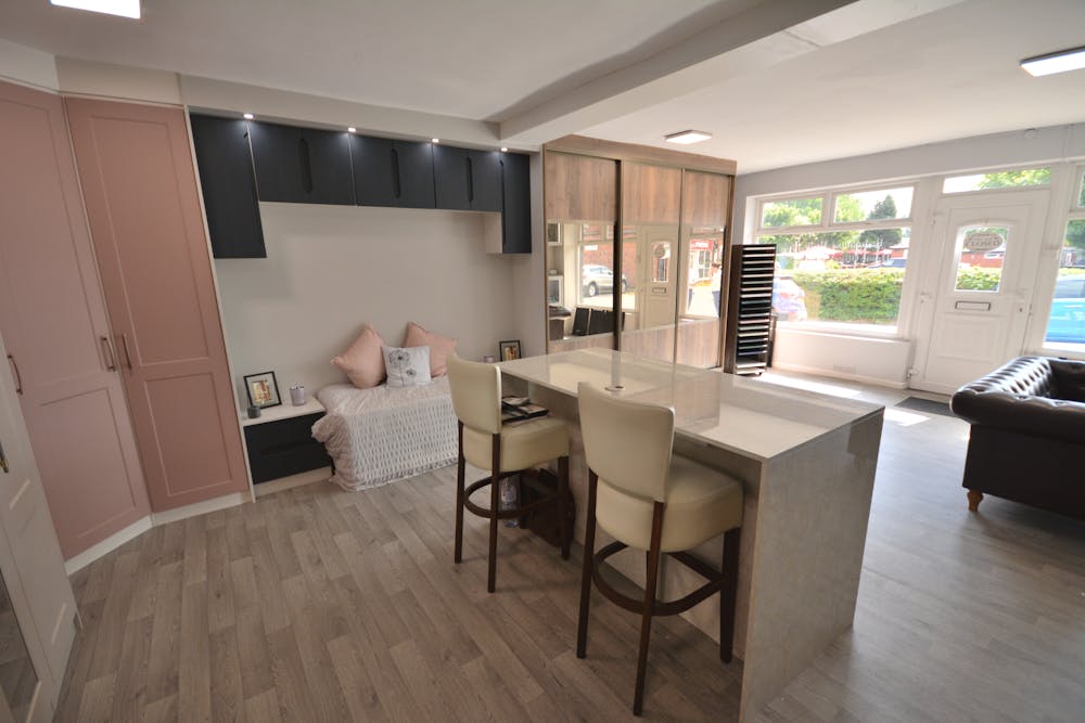 140 Park Lane - Show Room