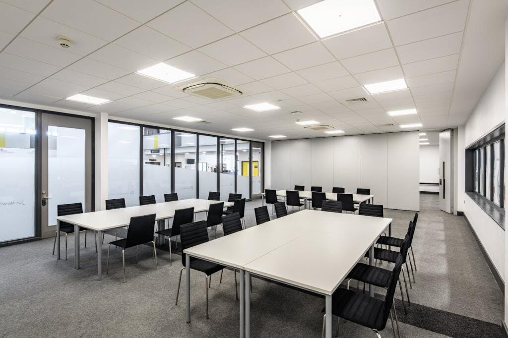 Anson Road, Hangar 5