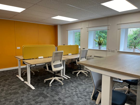 First Floor Offices, 2D Station Yard, Thame, Offices To Let - IMG_2823.JPG