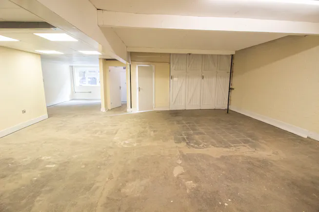 Unit 2 Kildare Close, Middlesex, Industrial / Warehouse To Let - 3.jpg