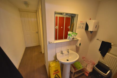 50B Bolton Street, Bury, Office / Trade Counter / Trade Counter / Showroom To Let - Staff Toilets