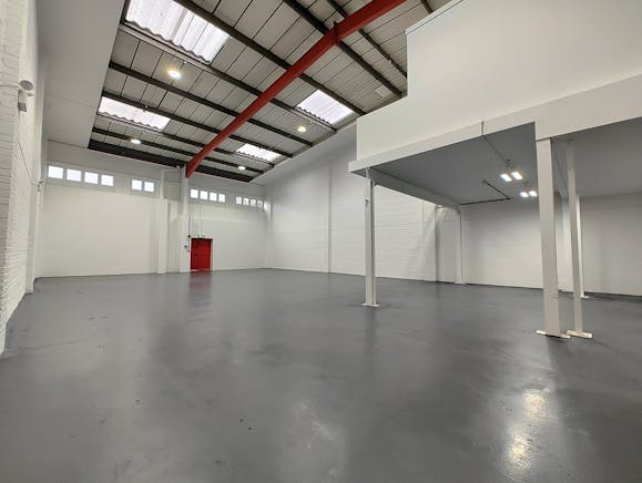 Unit 5 Gateway Trading Estate, White City, Industrial / Warehouse To Let - IMG_20240105_112735087.jpg