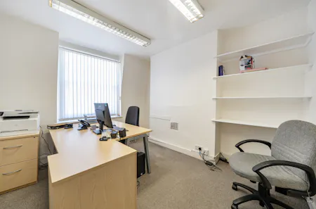 Summit House, London, Office For Sale - 1508678 (11).jpg