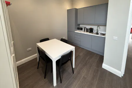 38 Bridge Road, Edinburgh, Retail To Let - Photo of cleared table internal.png