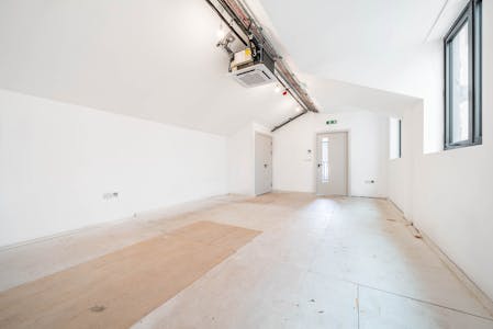 Swaker Yard, Theobald Street, London, Office To Let - 1111300 7.jpg