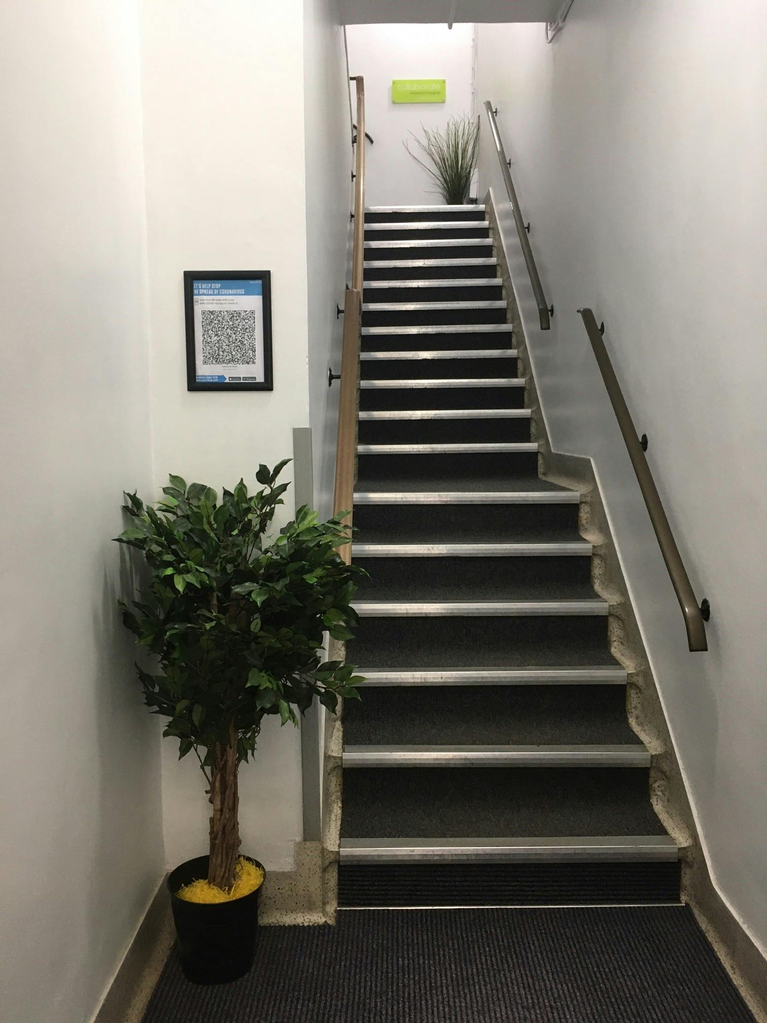 Office in Woking - photo 2