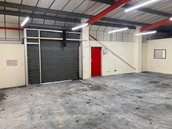 Unit 19, Longshot Industrial Estate, Bracknell, Industrial To Let - 19 Longshot Lane.jpg