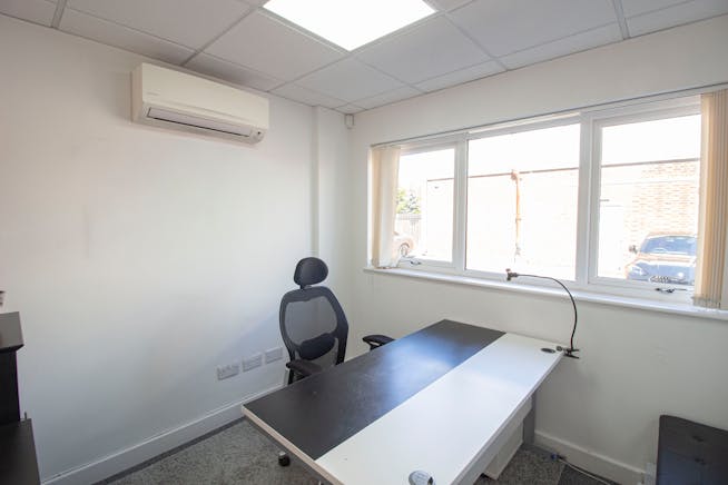 Rear of Unit L, Braintree Industrial Estate, Ruislip, Industrial / Warehouse To Let - 6.jpg