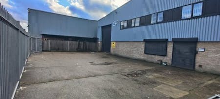 Unit 13 Gateway Trading Estate, Hythe Road, White City, Industrial/Logistics / Office To Let - Picture6.jpg