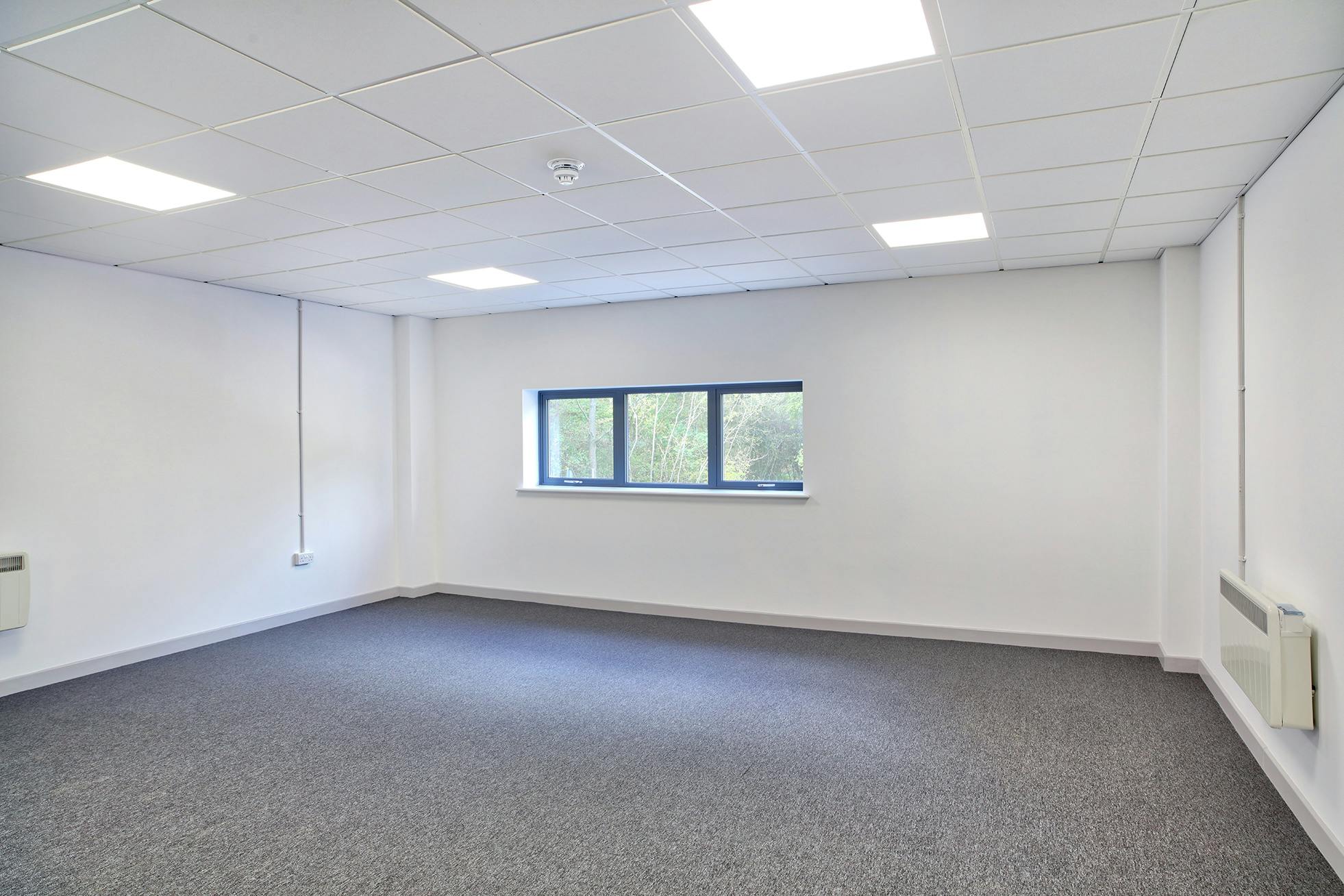 Unit 214 The Simpson Buildings, Dunsfold Park, Cranleigh, Industrial / Warehouse To Let - AWP_9148.jpg