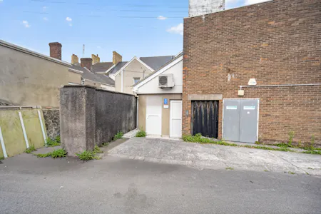 41 John Street, Porthcawl, Investment / Investment - Retail & Leisure / Residential For Sale - 048_P1088844.jpg