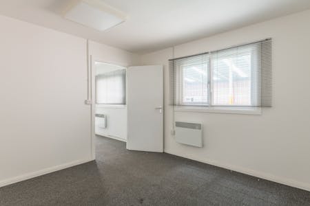 Unit 6, Trident Trade Park, Cardiff, Industrial To Let - 2.jpg