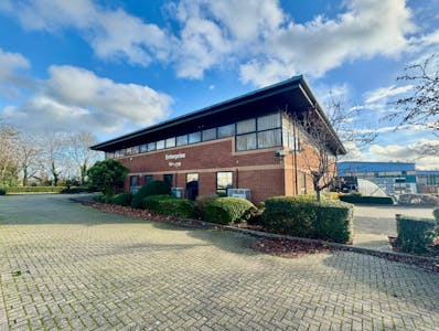 Unit 10 Triangle Business Park, Quilters Way, Aylesbury, Office / Other For Sale - External