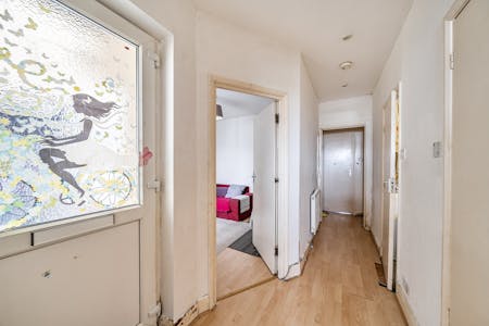 20 North Parade, Edgware, Residential / Retail For Sale - 131222416685589744c9b8ARW.jpg