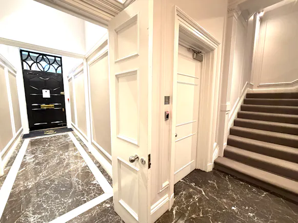 22 Gilbert Street, London, Offices To Let - IMG_4638.jpg