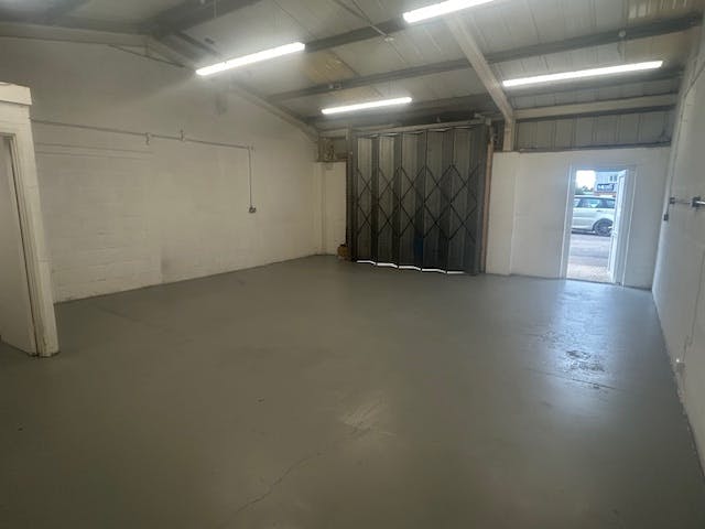 Unit 10, Porte Marsh Workshops, Calne, Industrial To Let - Interior  rear to front .jpg