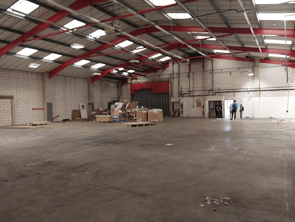 Units 3 & 4, Bracknell Business Centre, Bracknell, Industrial To Let - IMG20250618WA0001.jpg