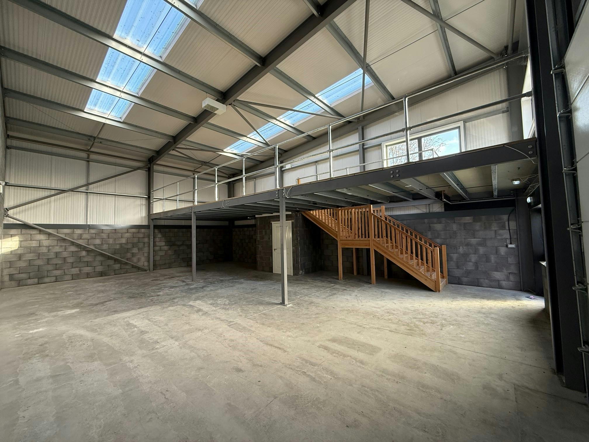 K19 Rockhaven Park, Kembrey Street, Swindon, Industrial To Let - K19 Rockhaven Internal.jpg