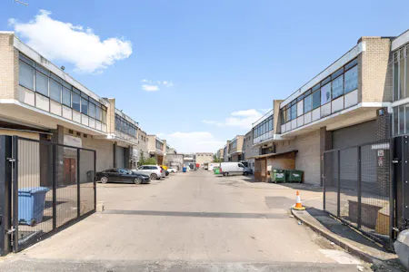 Unit 3, Lyndean Industrial Estate, Felixstowe Road, London, Industrial To Let - KGbCXqtQ.jpeg